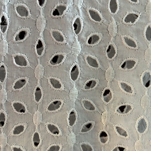 Isabela D. White Eyelet Flower Lace Button Down Shirt 3/4 Sleeve V Neck Size 14 - Picture 7 of 7